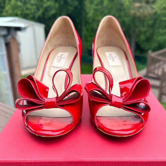 ✨HOST PICK✨ VALENTINO PEEP TOE HEELS (IT 39.5) - Picture 3 of 10